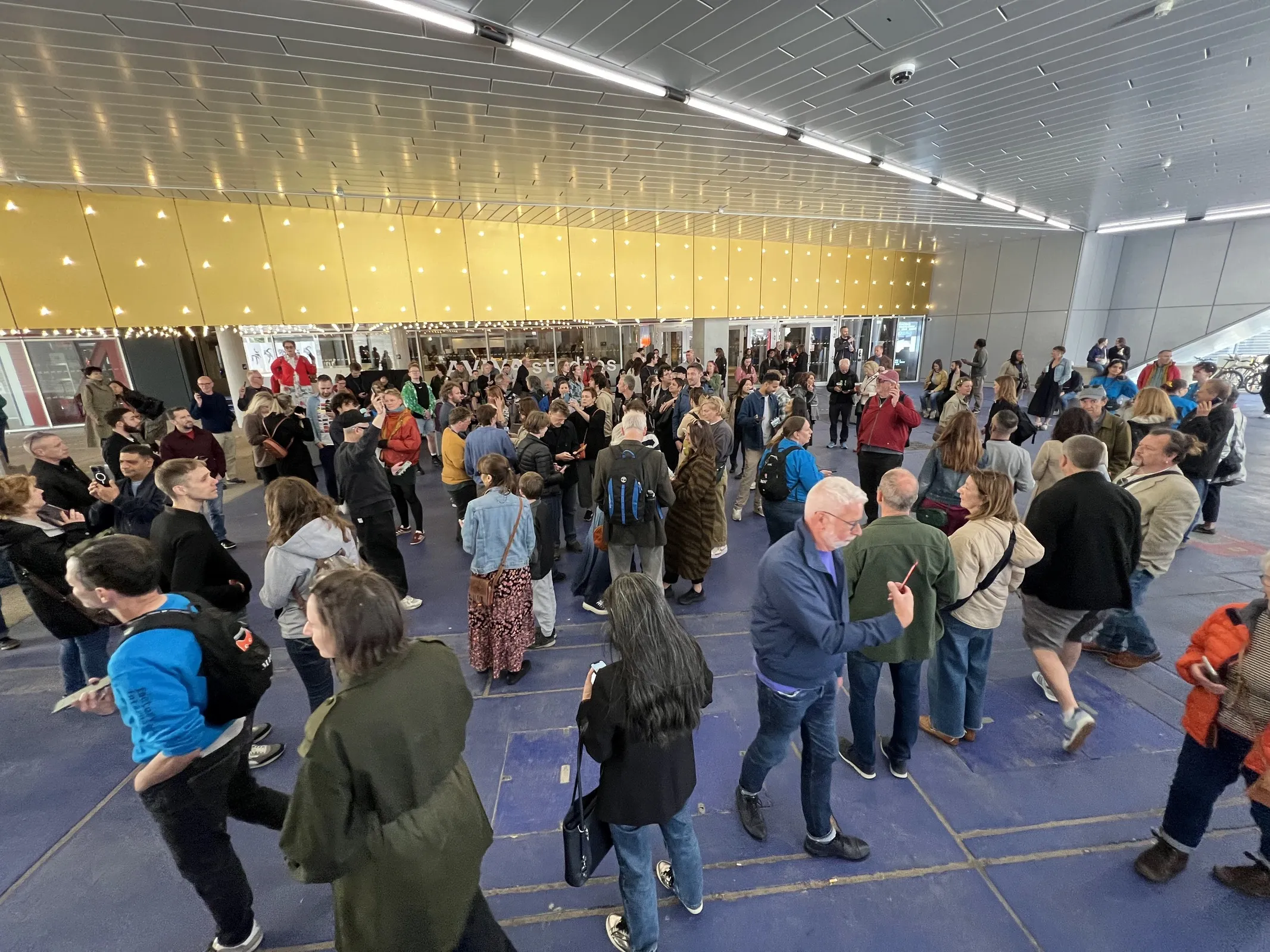 City of Floating Sounds premiere